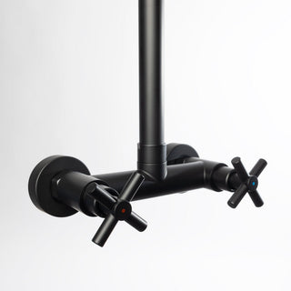 Elegante wandhängende Außendusche aus Edelstahl – Schwarz